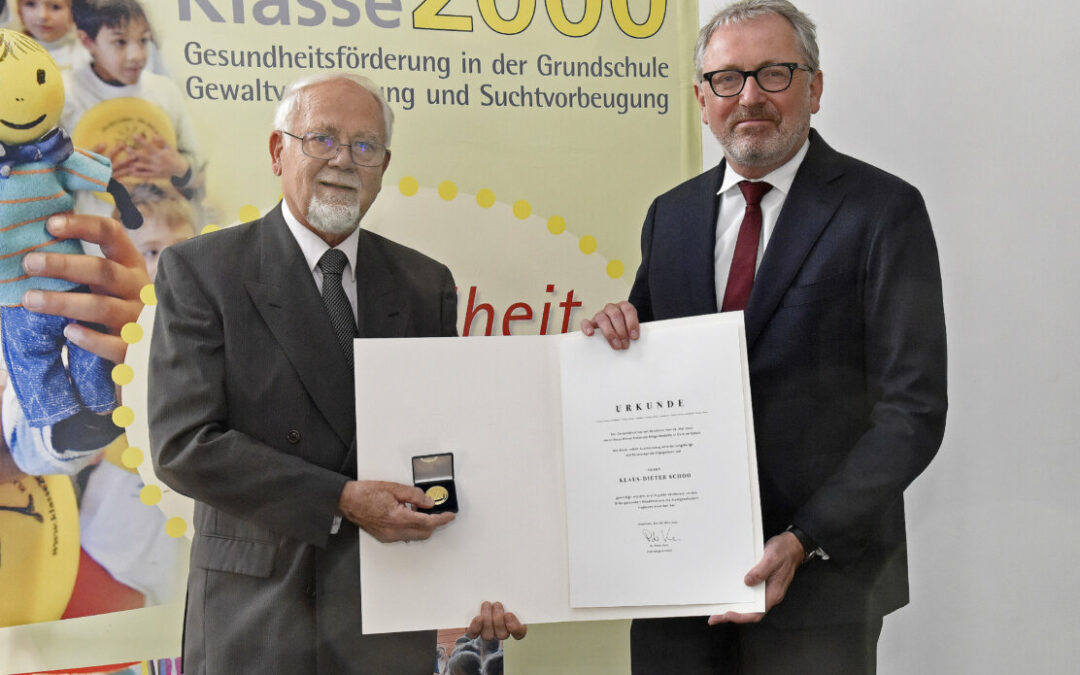 Engagement für Bildungsgerechtigkeit und Chancengleichheit: Bürgermedaille in Gold an Klaus-Dieter Schoo verliehen