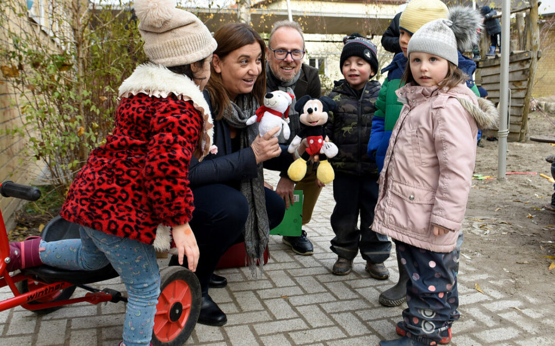 Zukunft der Sprach-Kitas – Staatssekretärin Deligöz besucht das Kinderhaus Käfertal