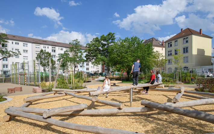 Rheinau: Neuer Mehrgenerationenspielplatz feierlich eingeweiht