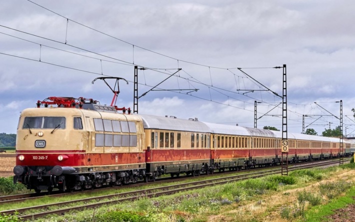 Mit dem EuroCity der 1980er Jahre nach Interlaken